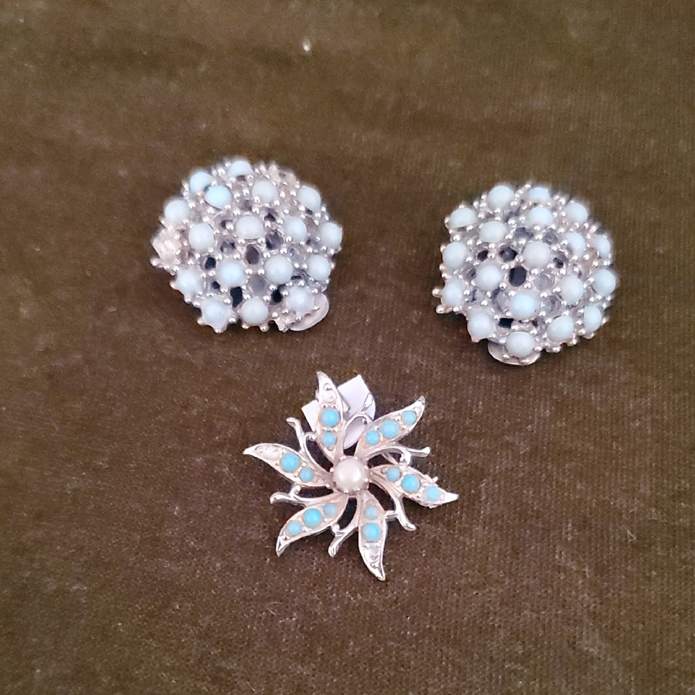 Vintage Gold and Faux Turquoise Jewelry Set